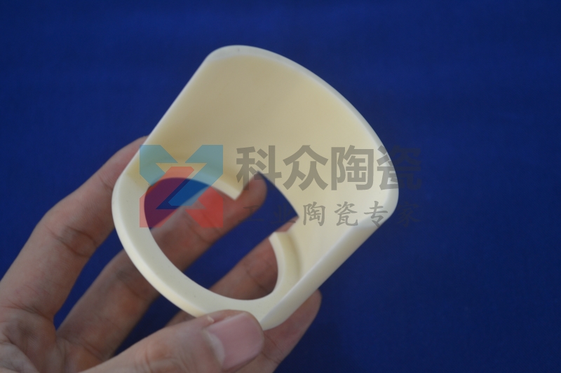 對比傳統鋼材氧化鋁陶瓷具有哪些優勢？